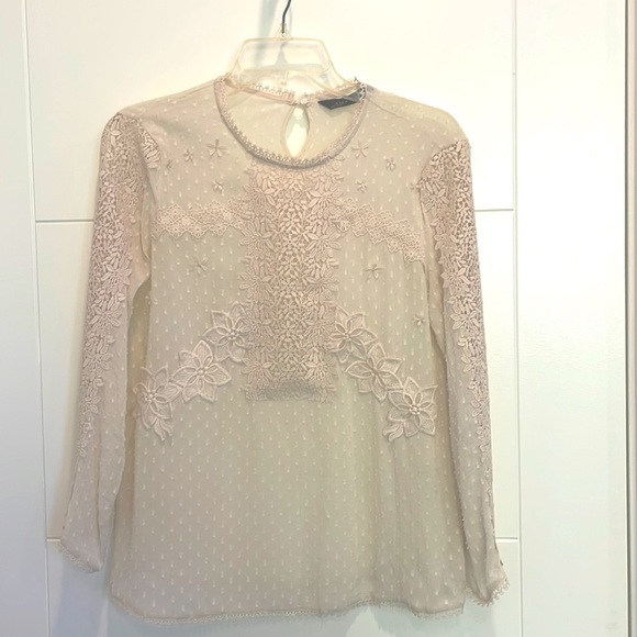Zara Tops - Zara cream-colored lace top